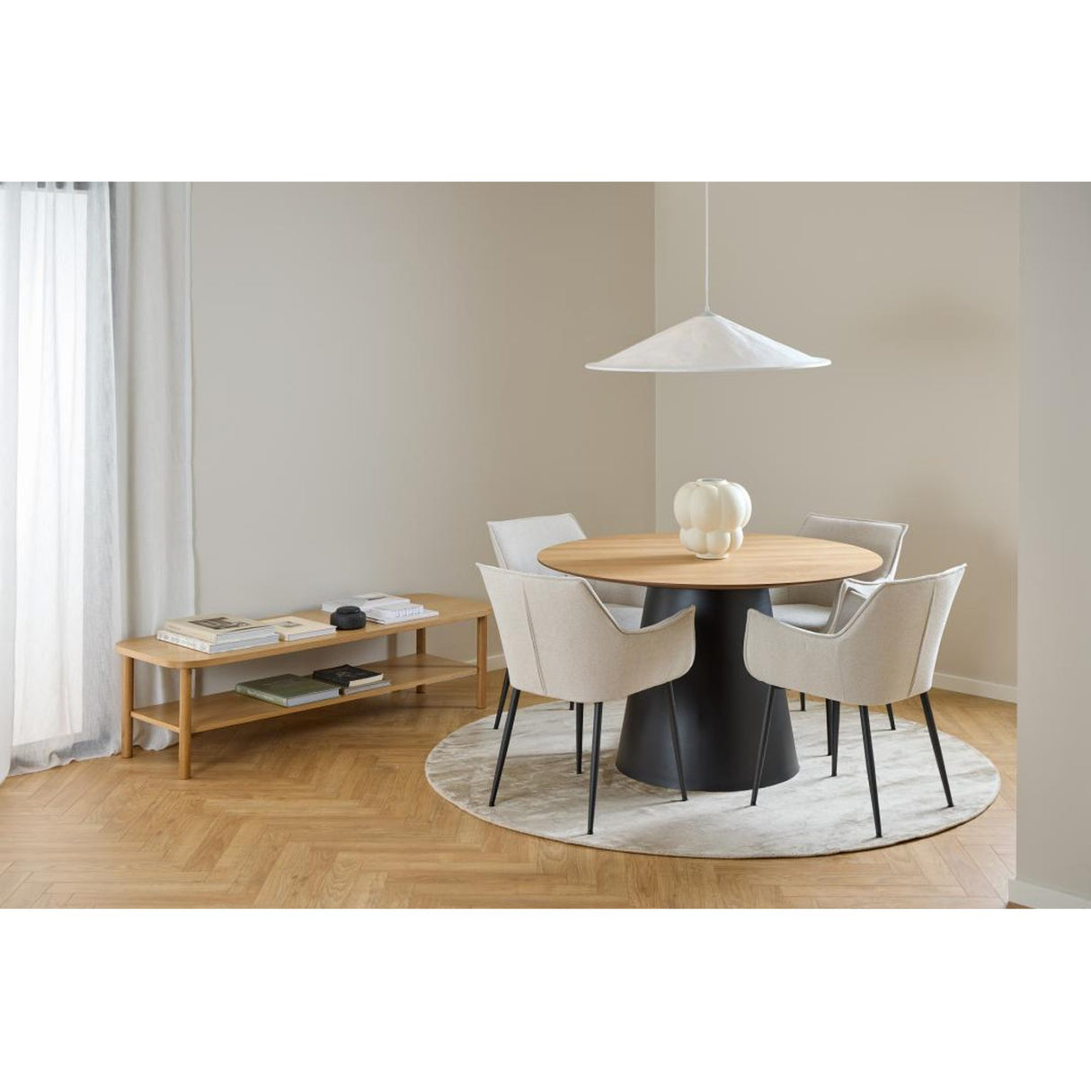 Bonita Matstol med Armstöd Apia tyg Beige