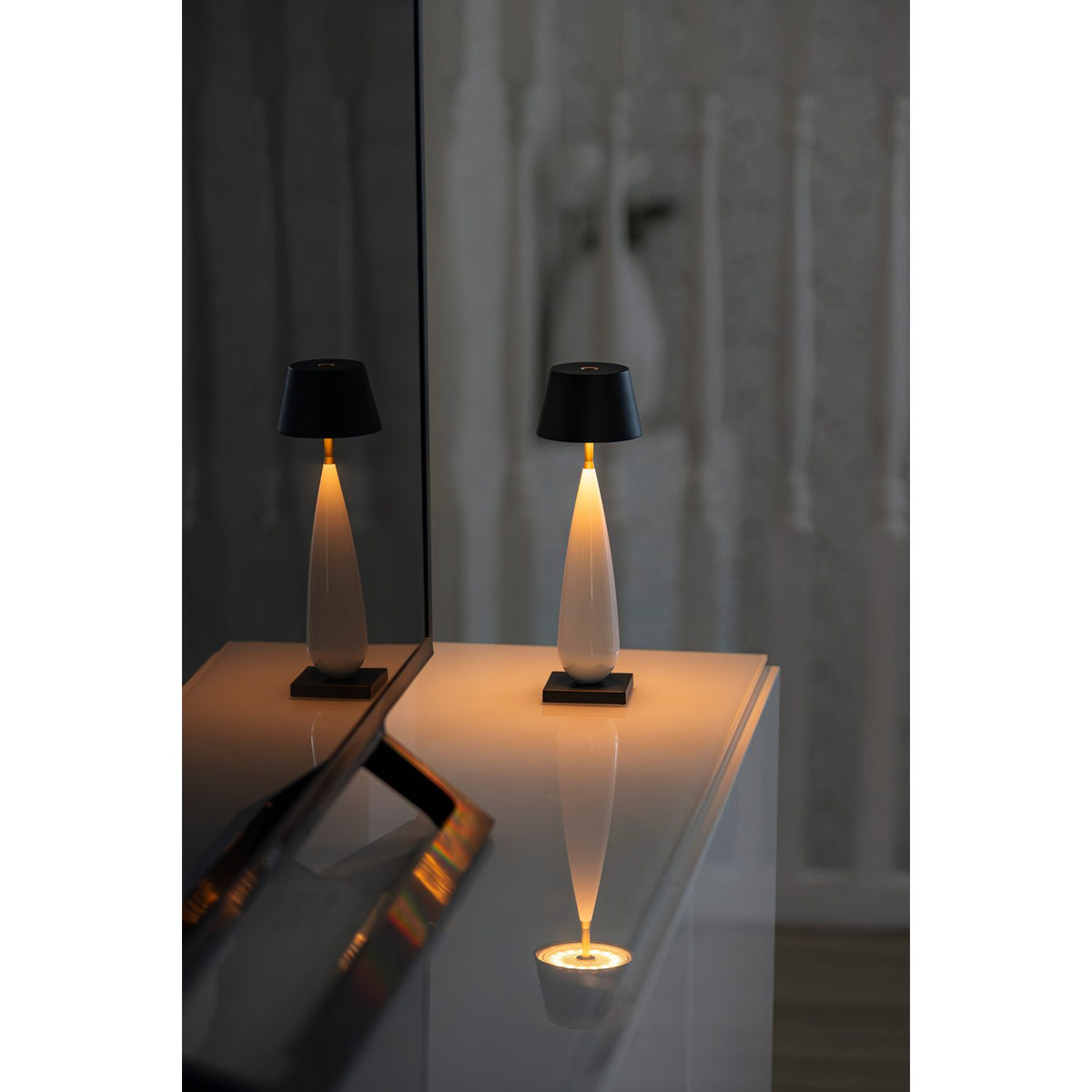 Frejus bordslampa USB Bordslampa Ute/Inne Svart/Gräddvit