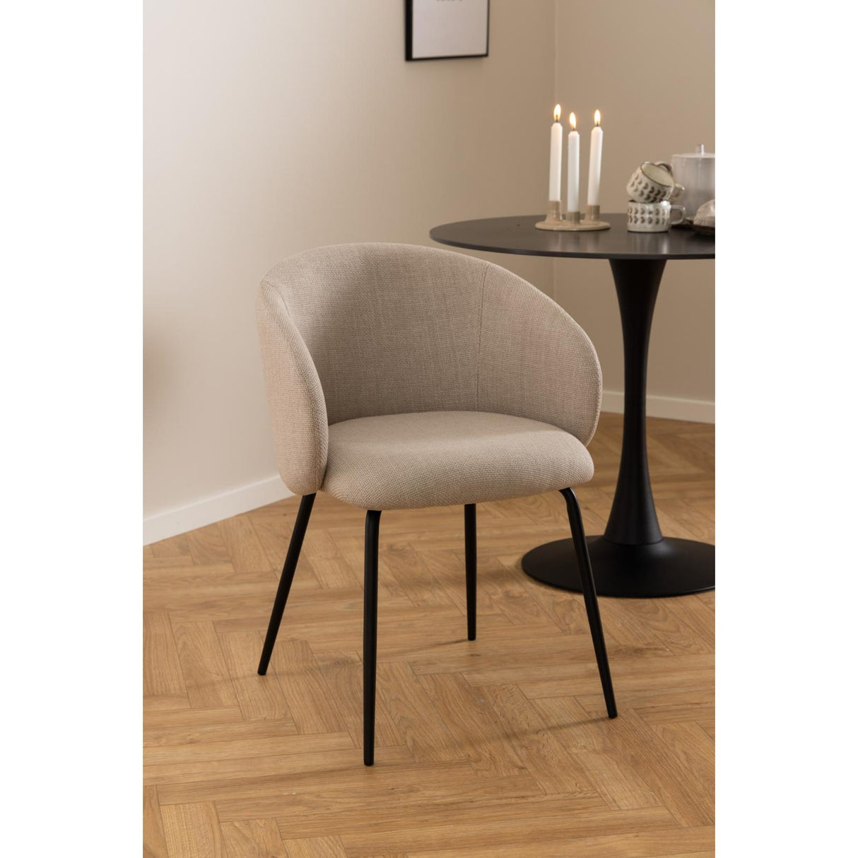 Chaumont Matstol med Armstöd Basel tyg Beige/Svart