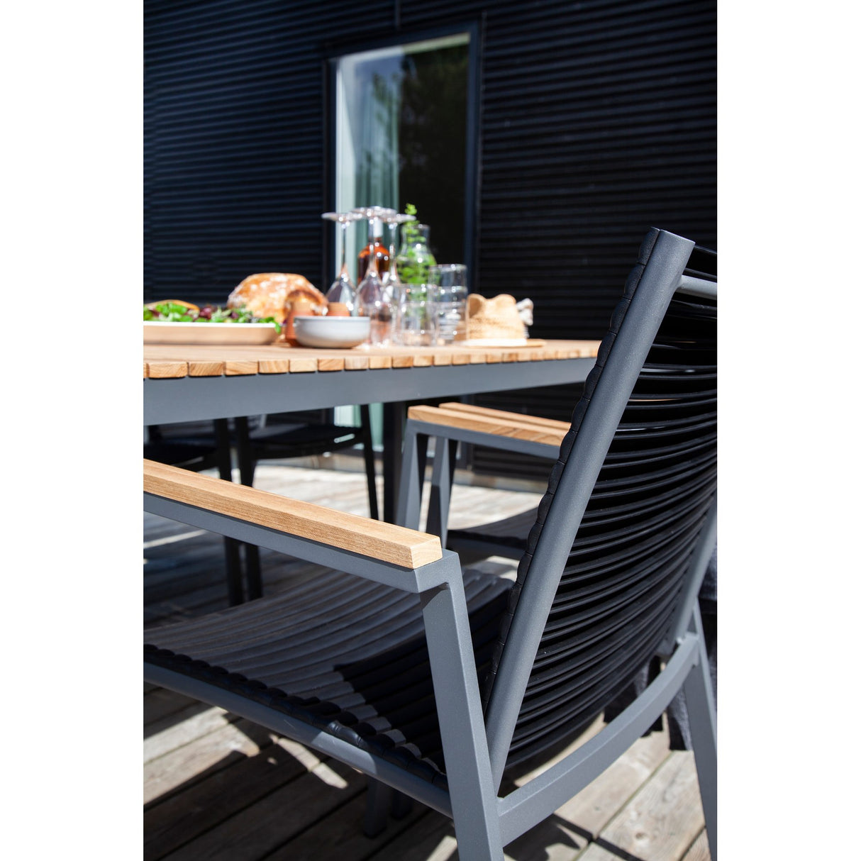 Mood Extreme Trädgårdsstol i Teak och Antracit Aluminium Smala lameller