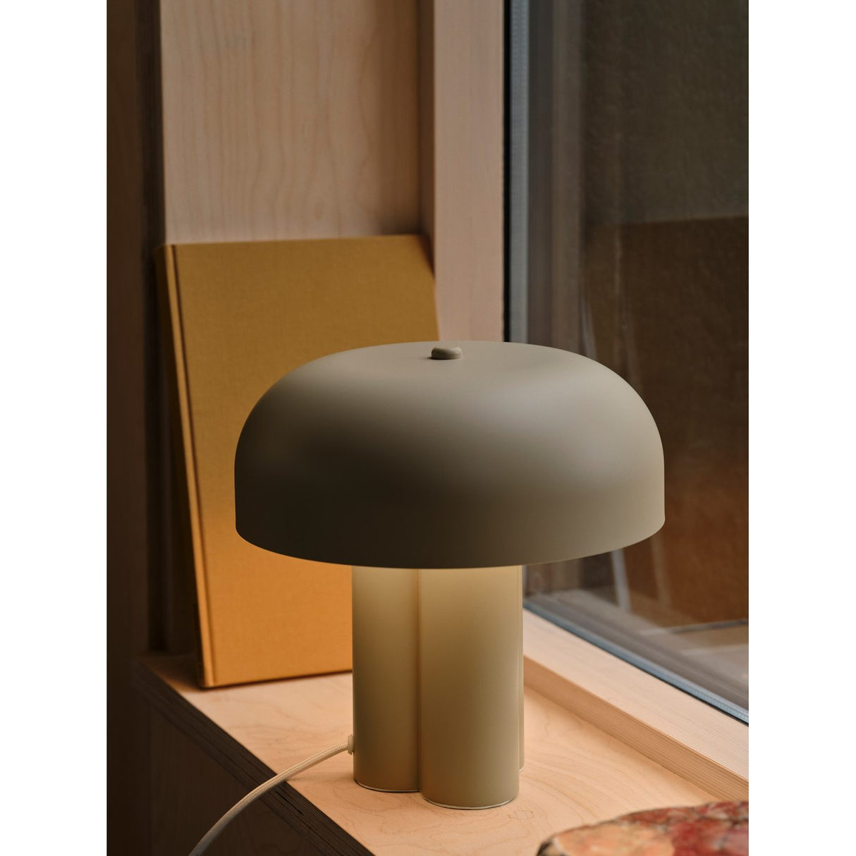 Sandro Bordslampa Ljus brun