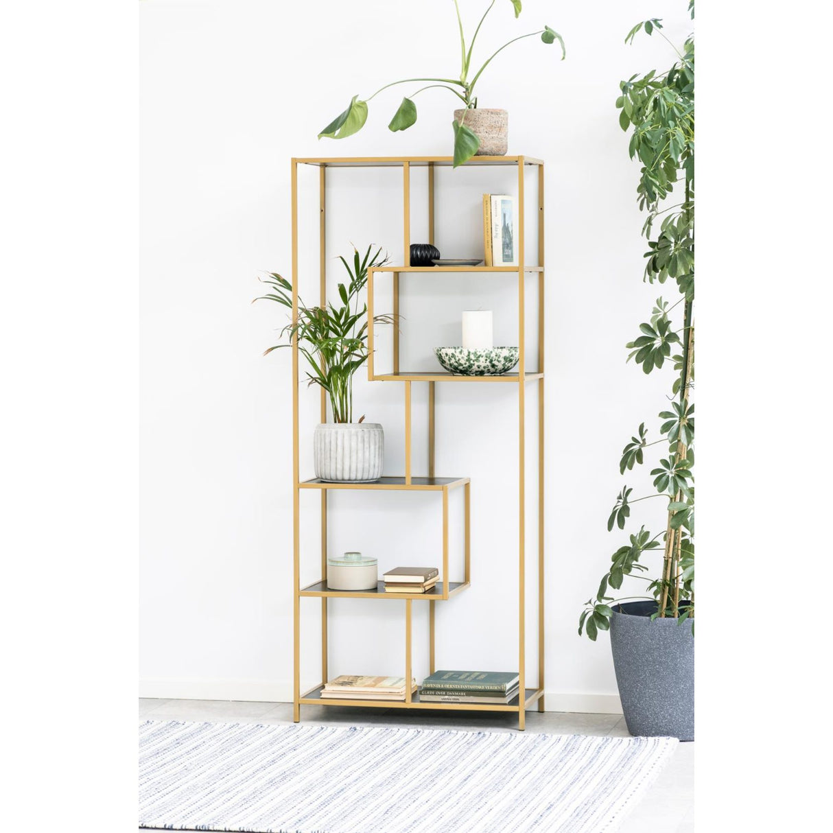 Seaford Bokhylla Asymmetrisk 185x77x35 cm Svart