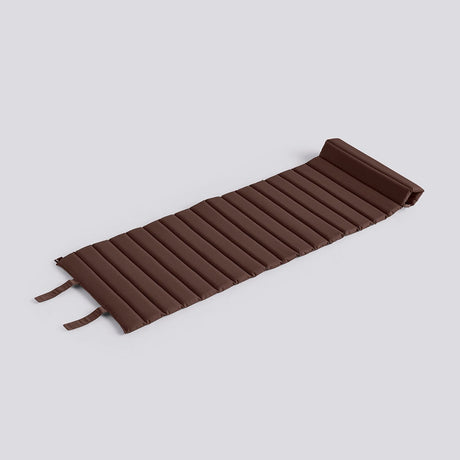till Crate fåtölj 44,5 × 130 cm Kviltad dyna Iron red