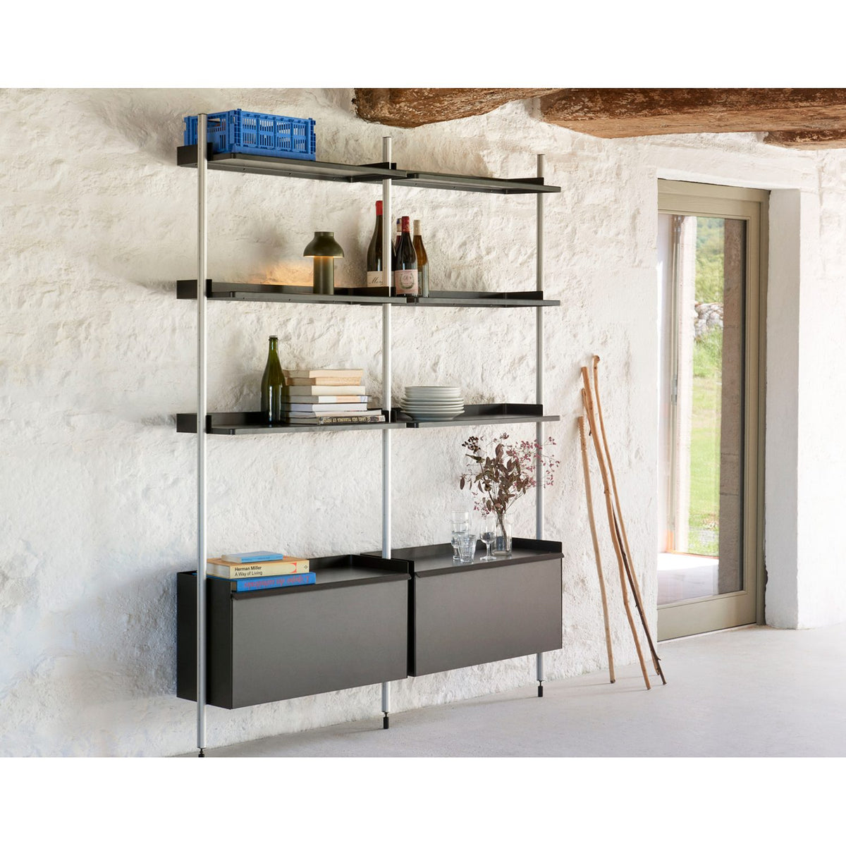 Pier System 132 2 sektioner 162 × 34 × 209 cm Hyllsystem PS White, Klaranodiserad aluminium