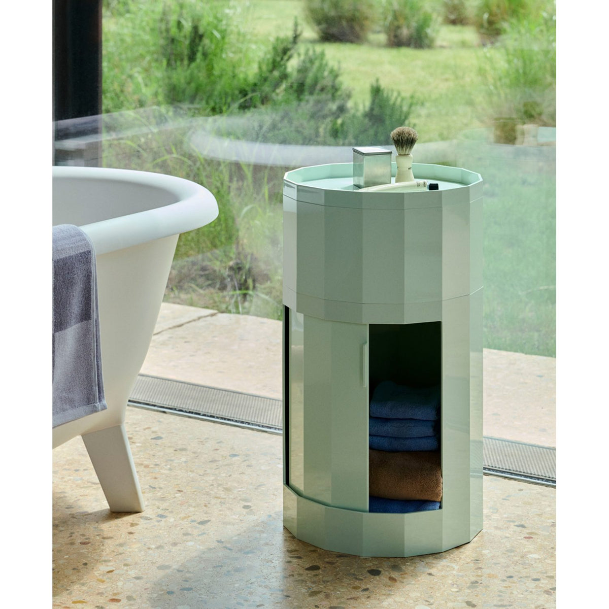 Facet Cabinet 101 38 × 38 × 66 cm Skåp Eggshell