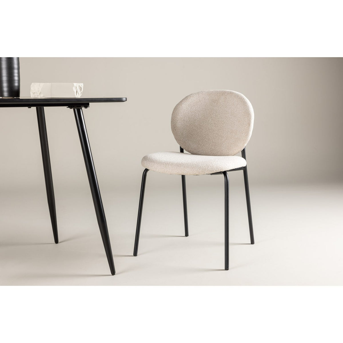 Vault Matstol Beige