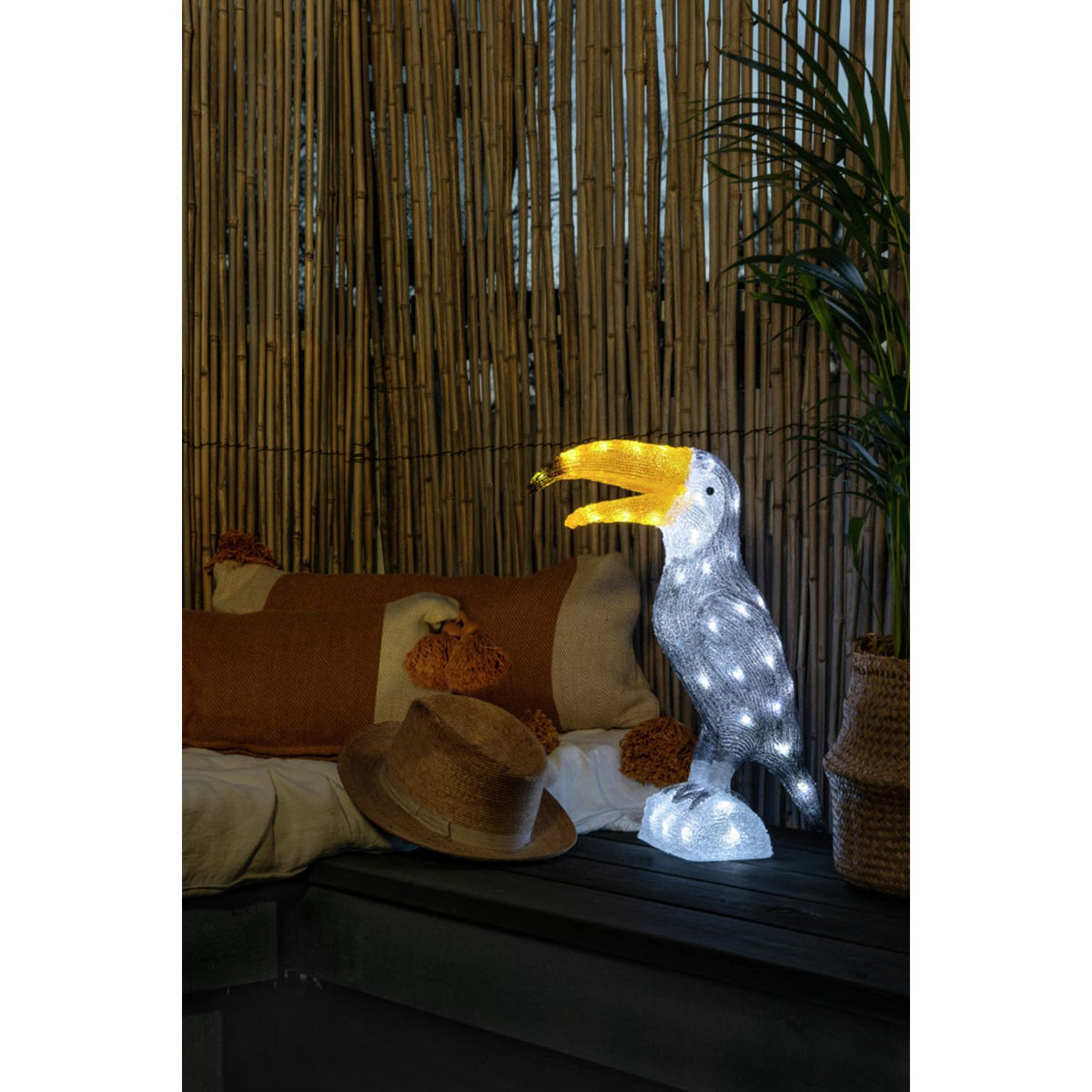 Tukanfågel akryl 47cm 56 LED Ljusdekoration Ute