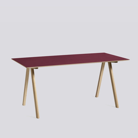 CPH 10 L160 × B80 × H74 cm Skrivbord Burgundy – linoleum, massiv ek med vattenbaserad lack