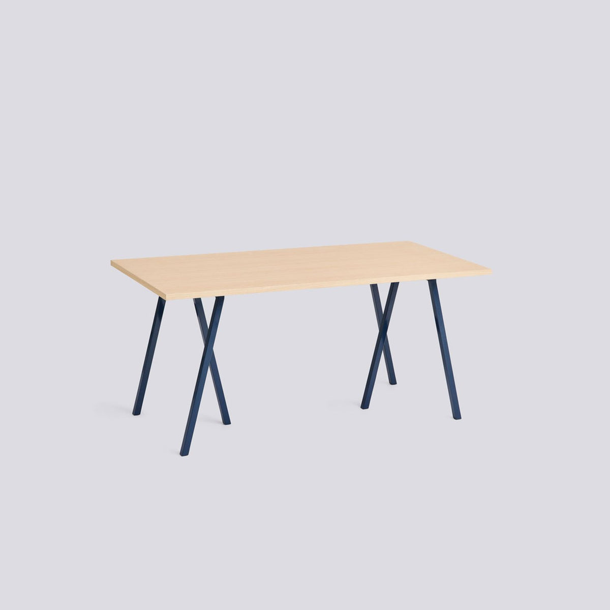 Loop Stand L160 × B77,5 × H74 cm Matbord klarlackerad ekfaner, Deep blue – pulverlackerat stål