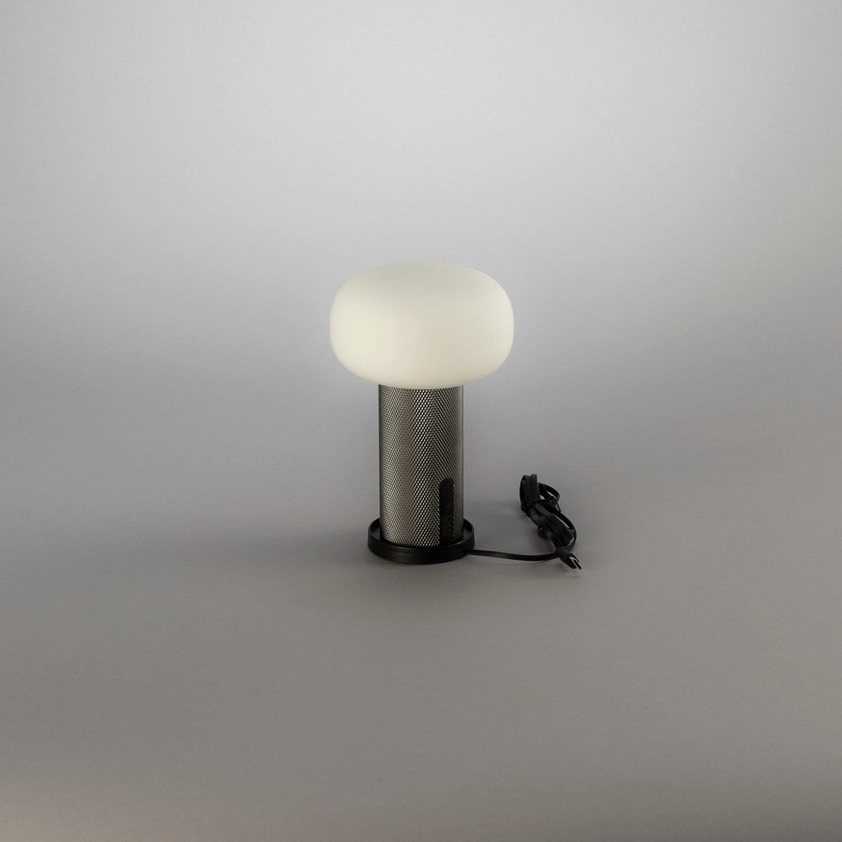 Antibes Mini USB Bordslampa Ute/Inne Nickel