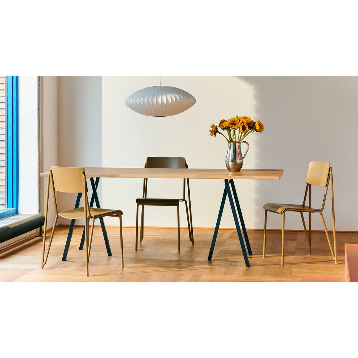 Loop Stand L200 × B92,5 × H74 cm Matbord klarlackerad ekfaner, Maroon red – pulverlackerat stål