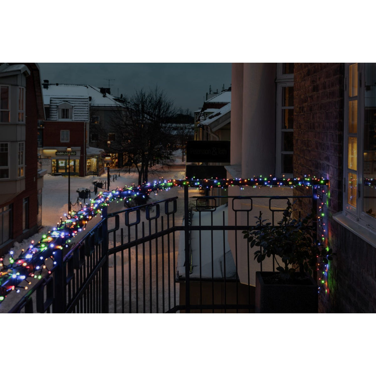 Cluster Frostad LED Svart kabel 30V/IP44 Ljusslinga Ute 8.78m, Färgad