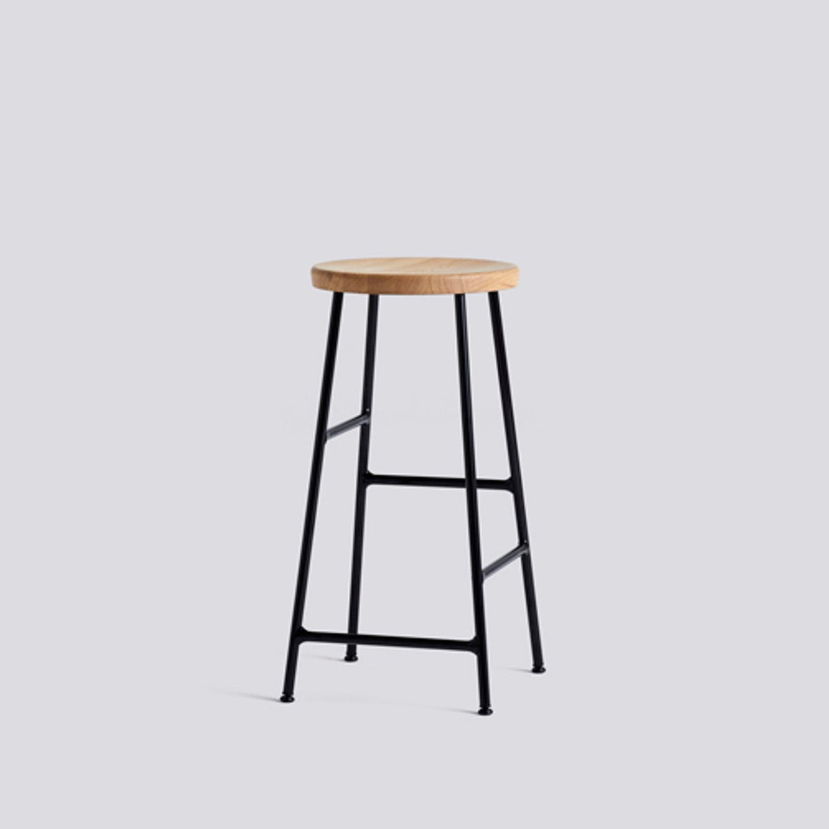 Cornet 65 cm Barpall oljad massiv ek, Soft black – pulverlackerat stål