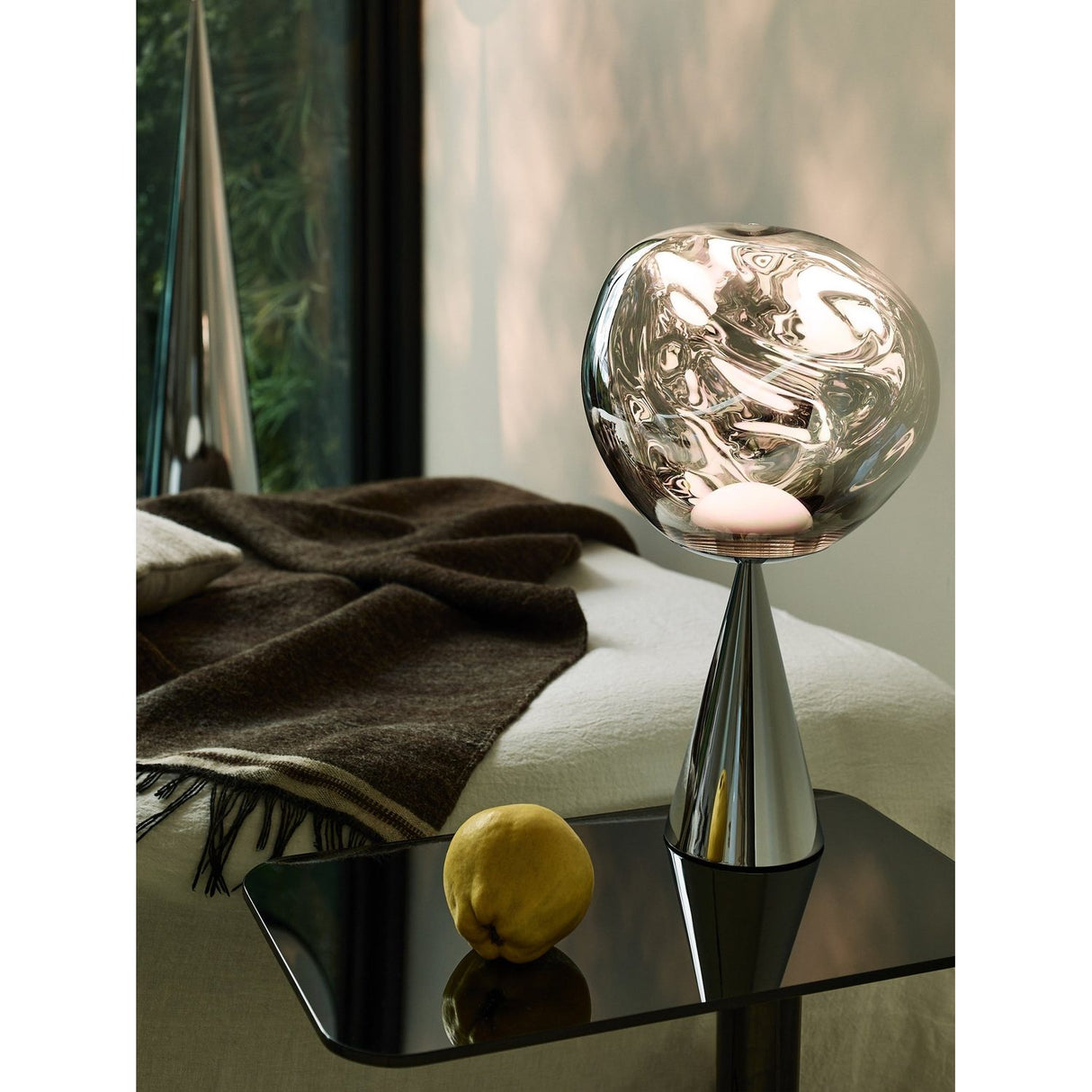 Melt Cone Fat Bordslampa Silver