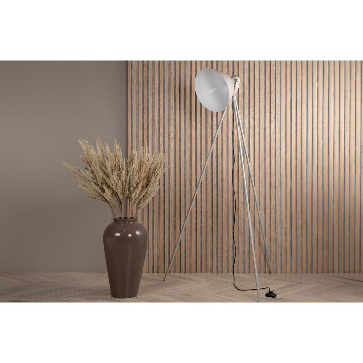 Tiv Golvlampa Beige