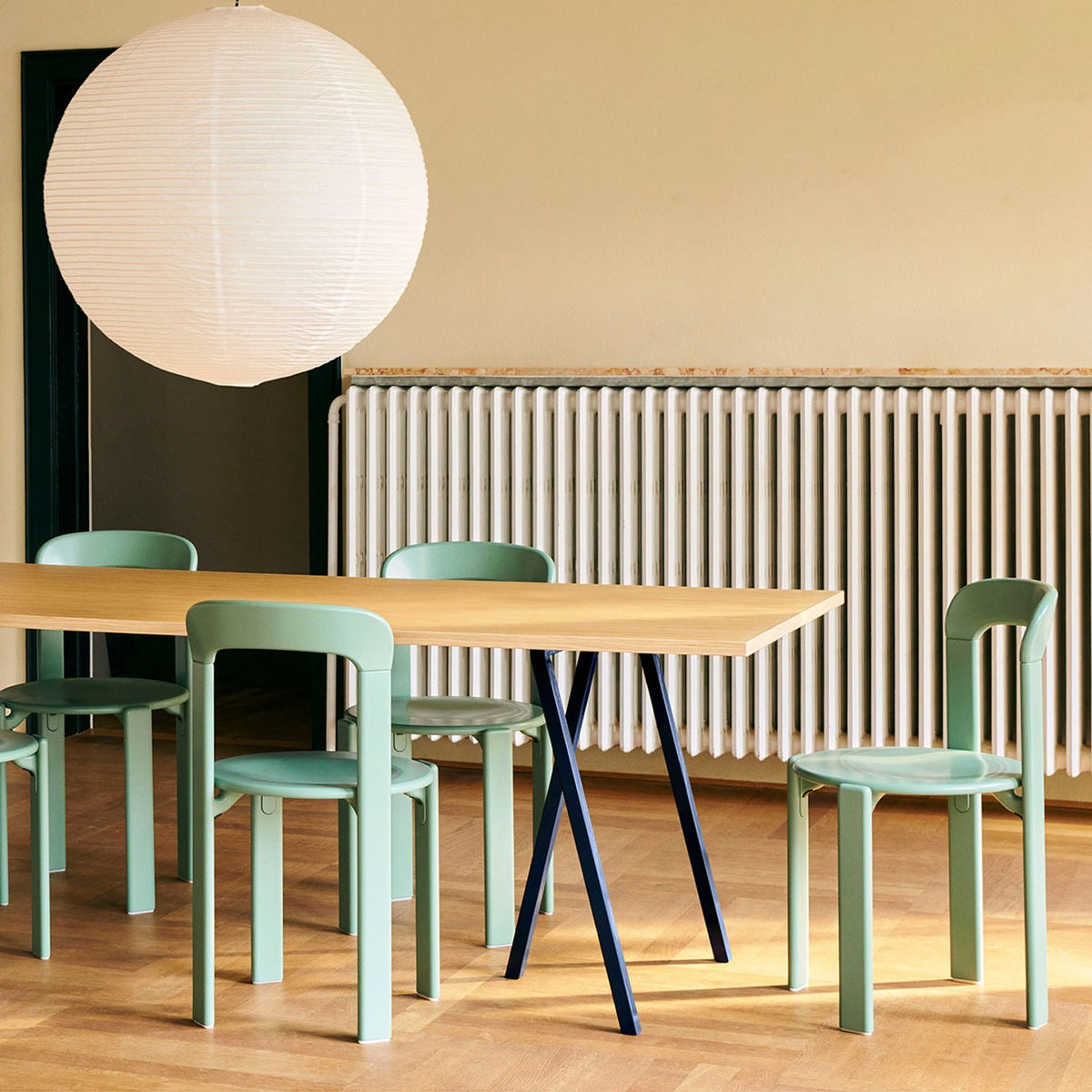 Loop Stand L160 × B77,5 × H74 cm Matbord klarlackerad ekfaner, Maroon red – pulverlackerat stål