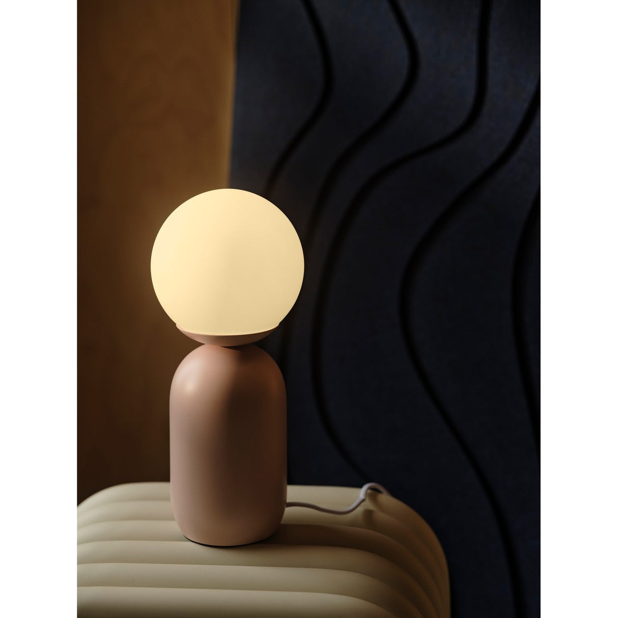 Notti Bordslampa Puderrosa