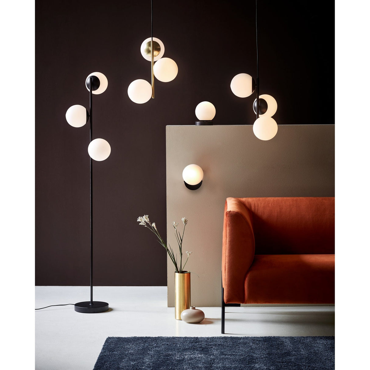 Lilly Taklampa Svart