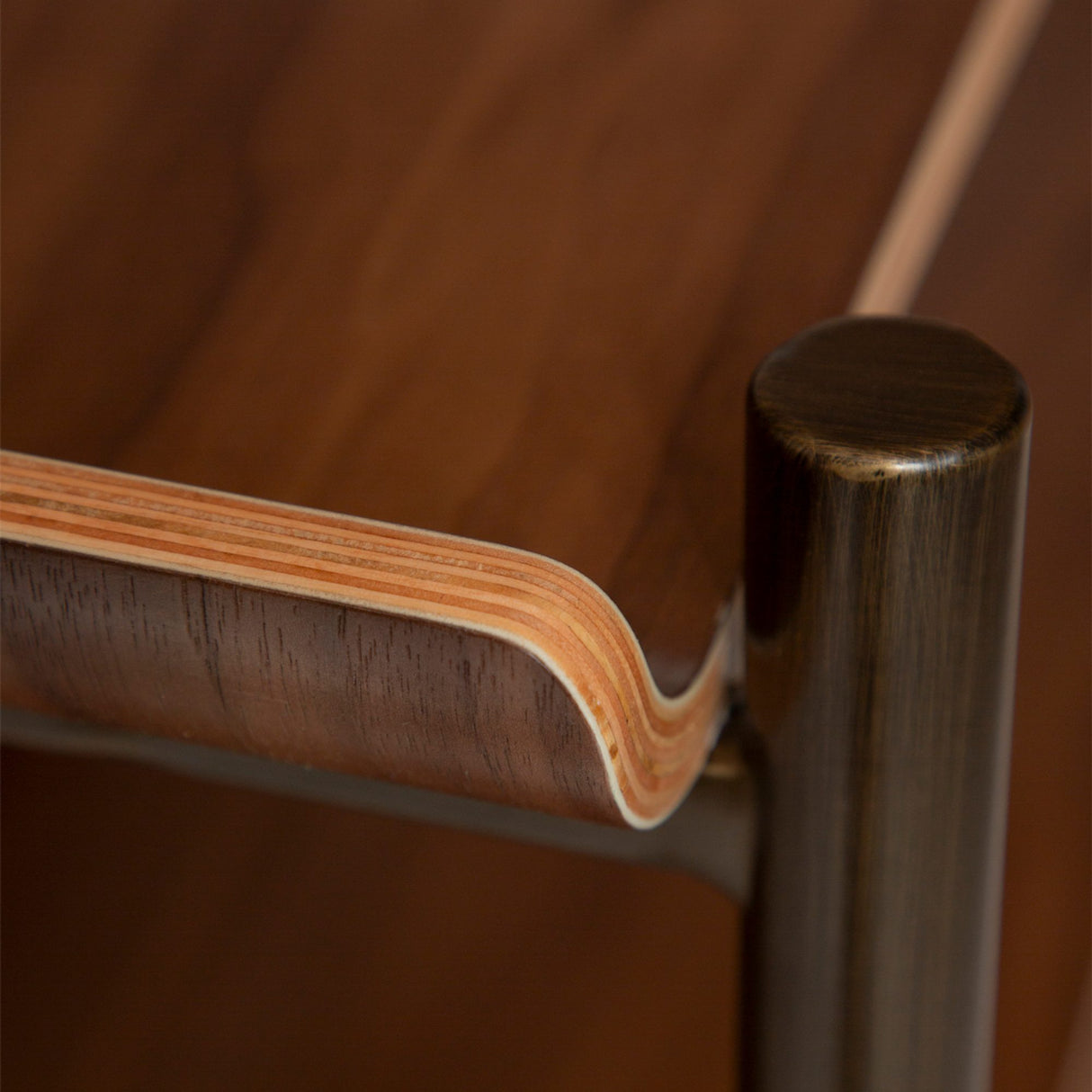 Friyay Set om 4 Hylla Walnut