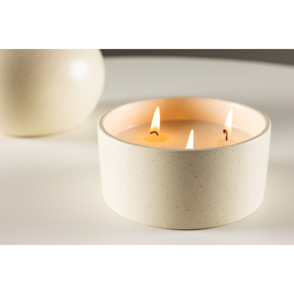 Douglas Doftljus Beige/ Svart