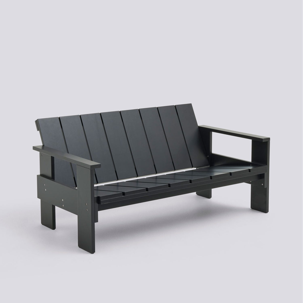 Crate Soffa Black – massiv furu med vattenbaserad lack