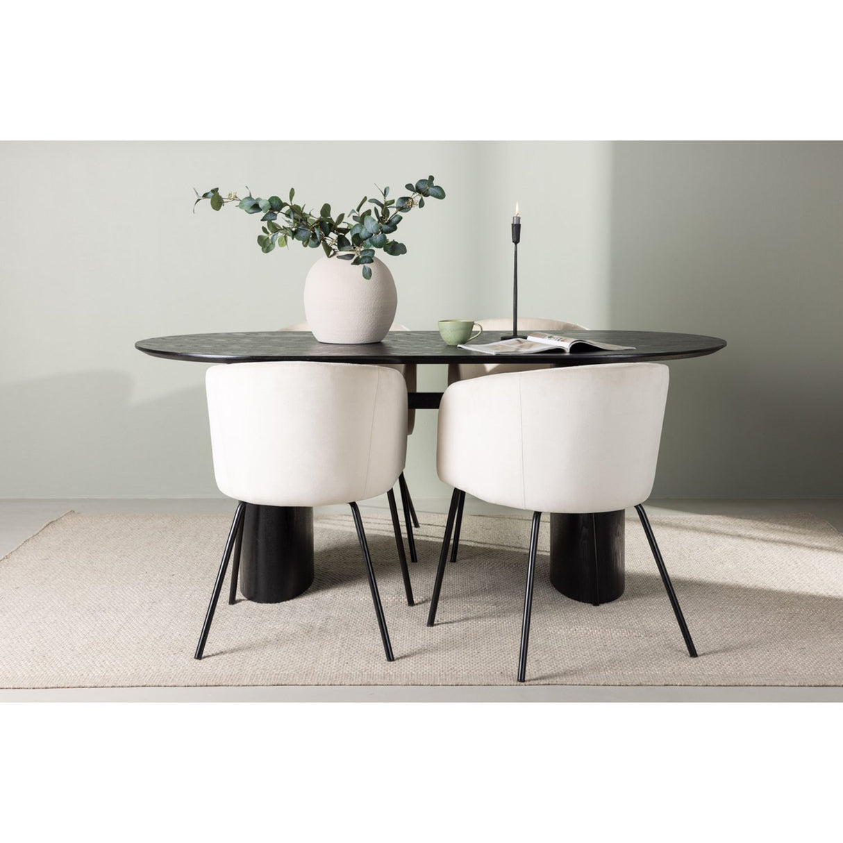 Isolde, Berit Oval matgrupp Svart