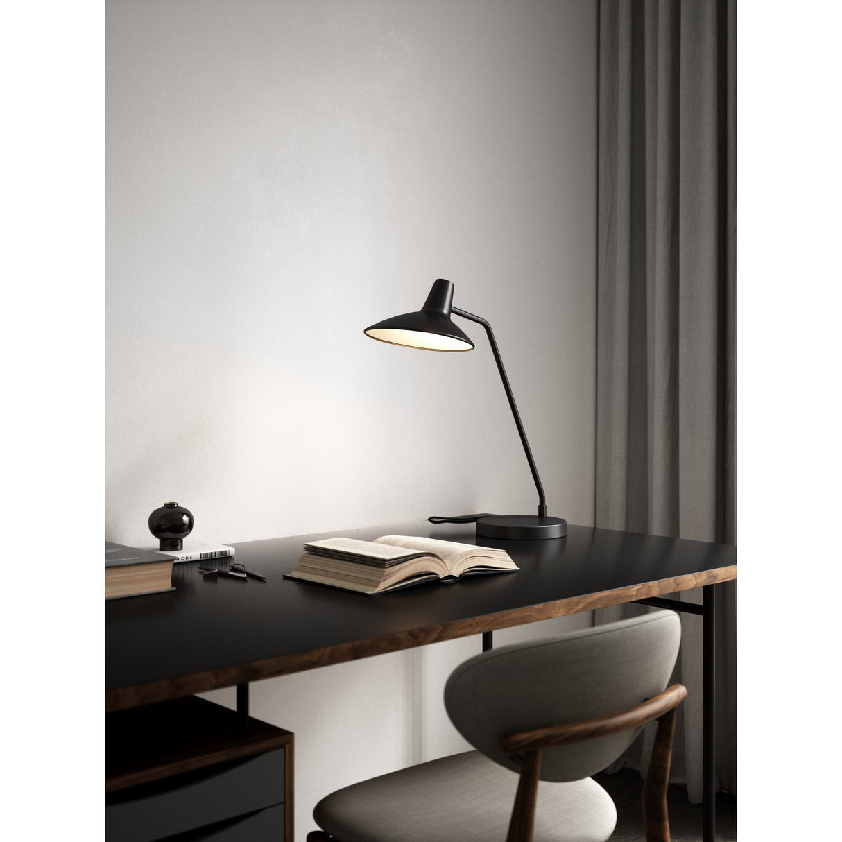 Darci Svart Bordslampa