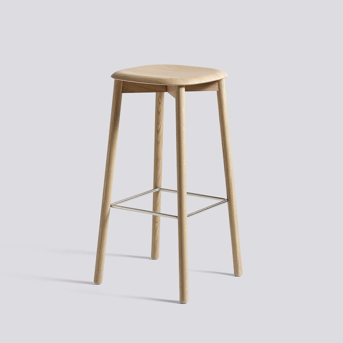 Soft Edge 82 65 cm Barpall ekfaner med vattenbaserad lack, massiv ek med vattenbaserad lack