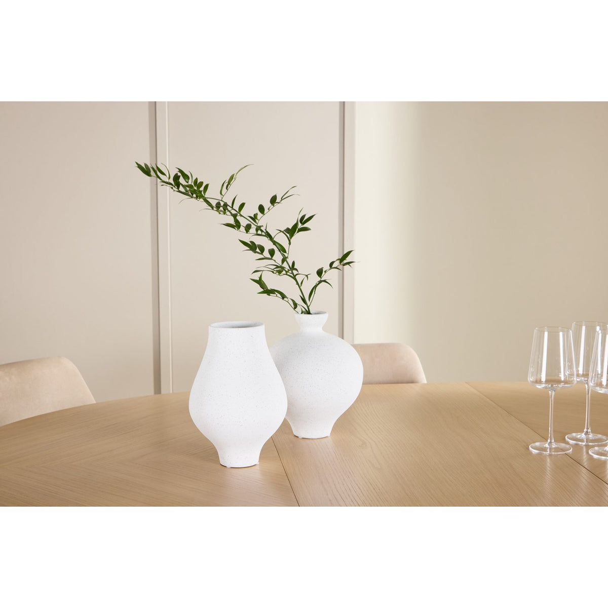 Strada, Night Oval matgrupp Beige,Svart, Vitpigmenterad, ⌀120