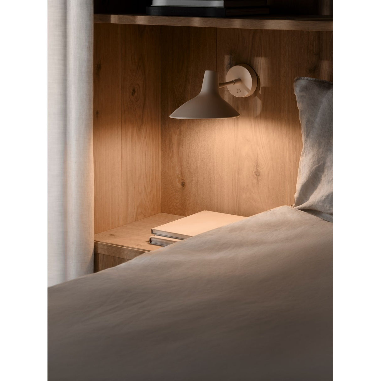 Darci Kort Sand Vägglampa