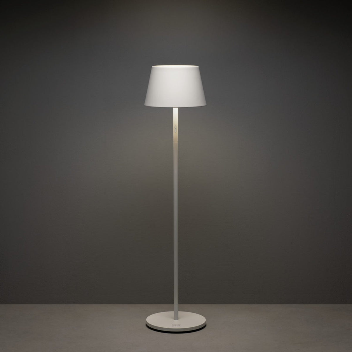 Pomezia USB Golvlampa Ute/Inne Vit