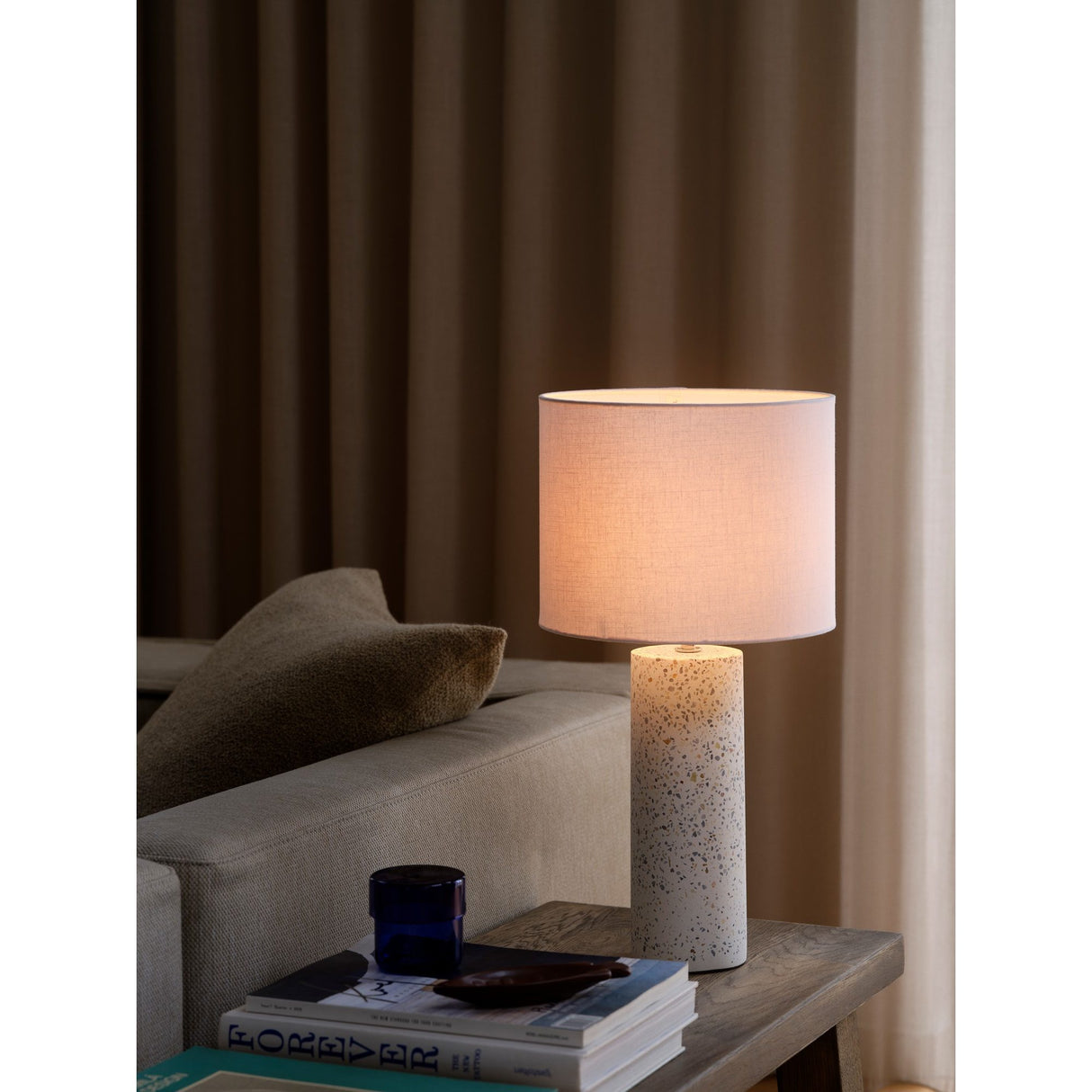 Antiga Vit Bordslampa