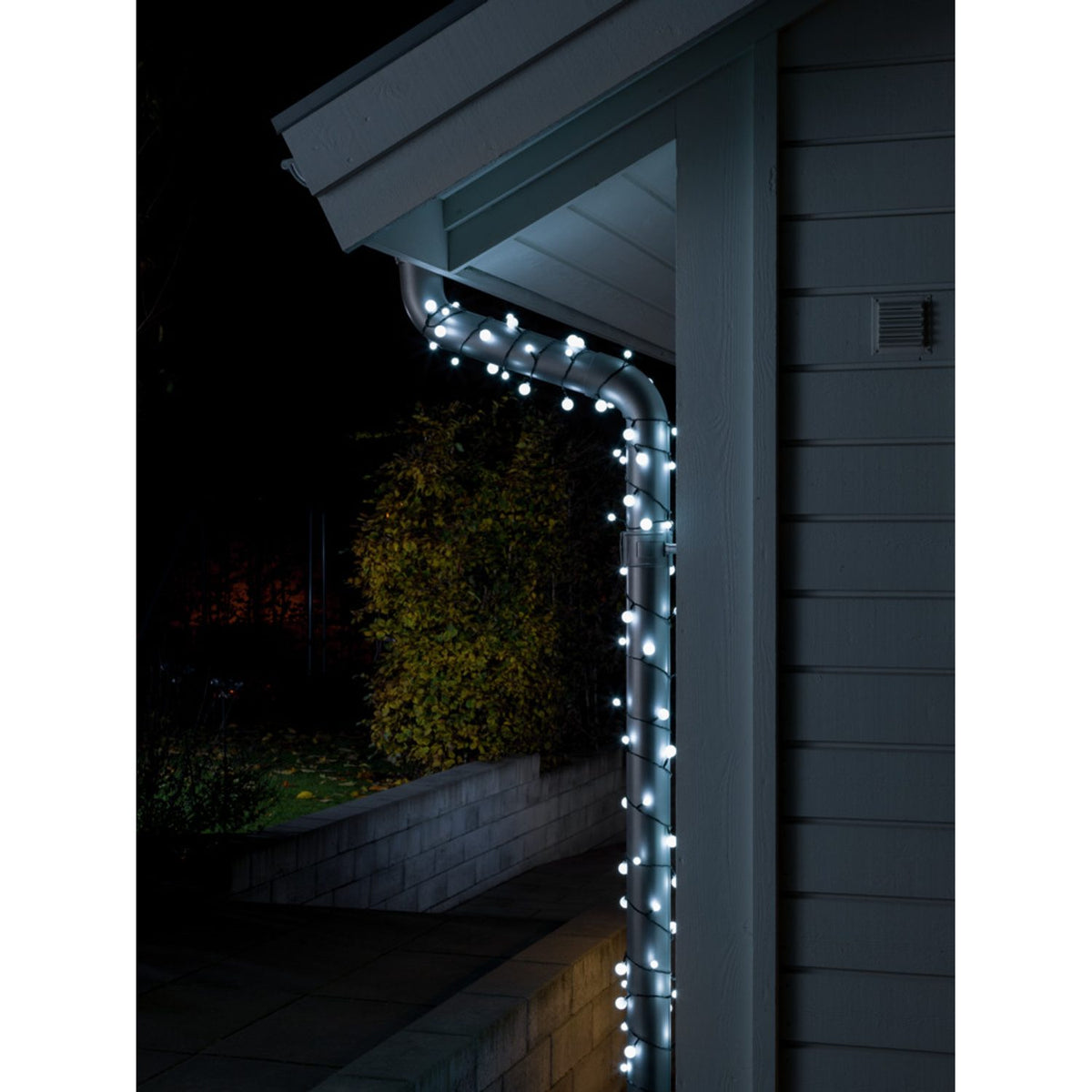 80 Cherry LED svart kabel 24V/IP44 Ljusslinga Ute Vit