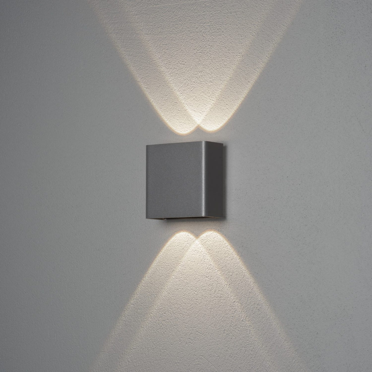 Chieri HP-LED 2x2 Vägglampa Ute Mörkgrå