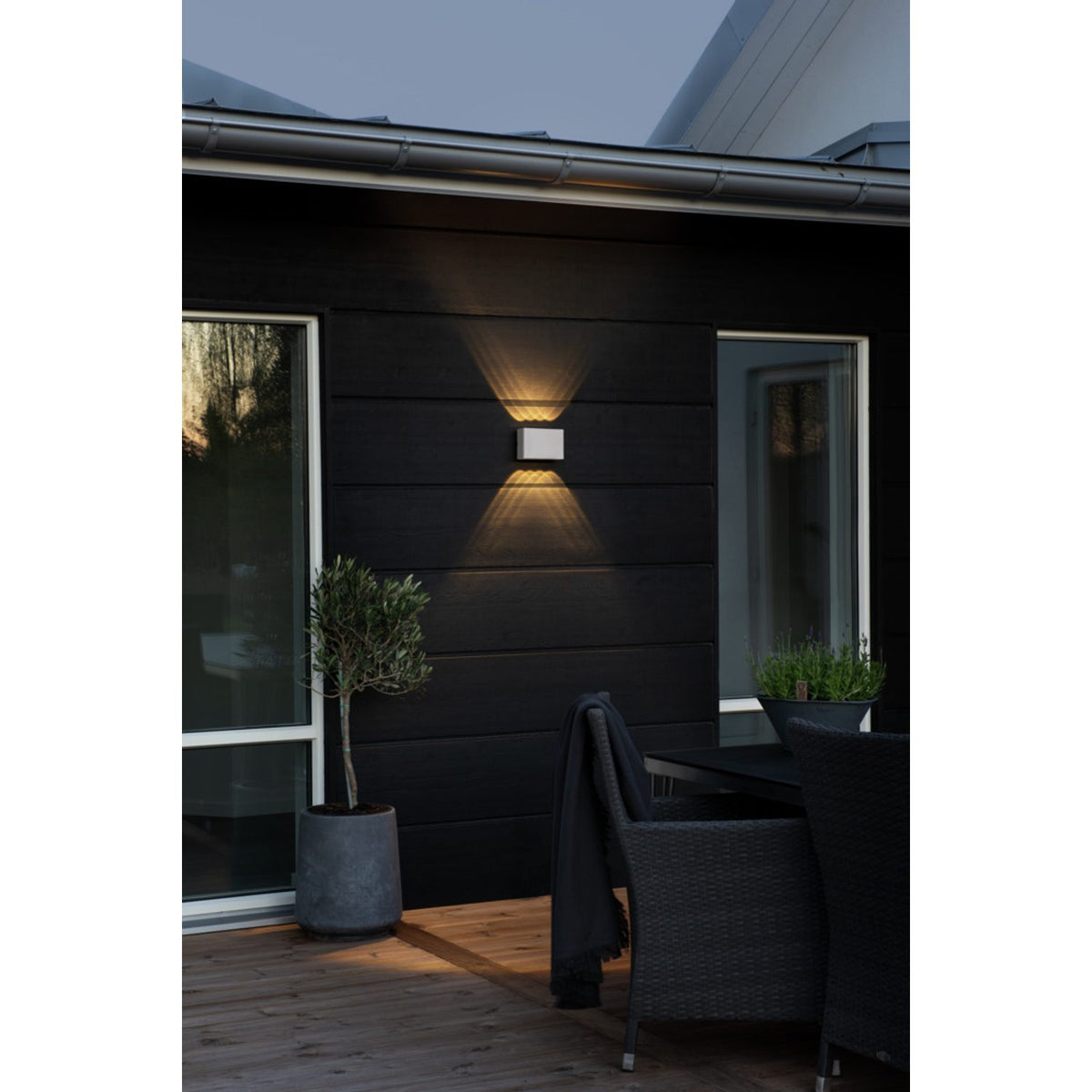 Chieri 2x4 HP-LED Vägglampa Ute Vit