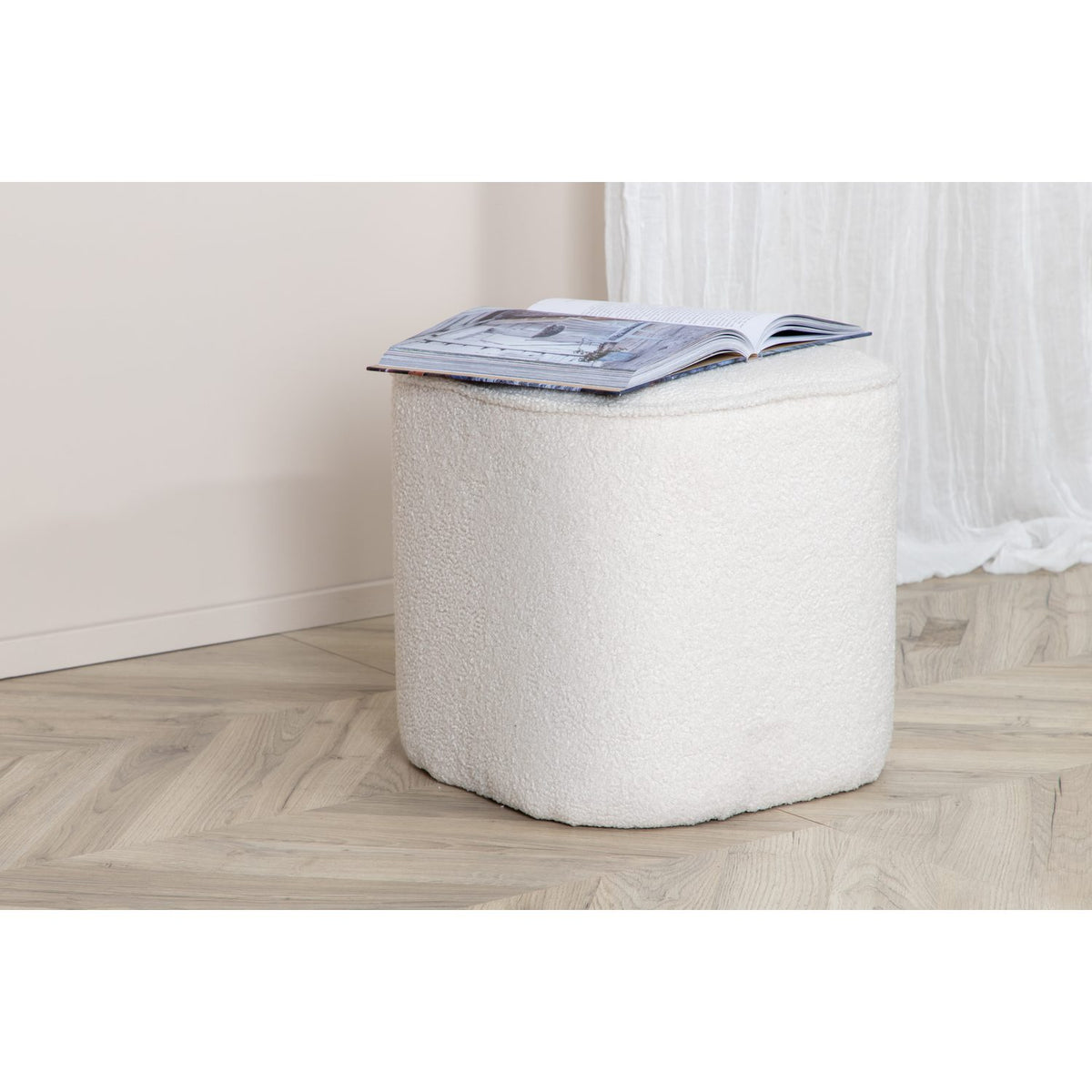 Piff Puff Vit, Polyester teddy
