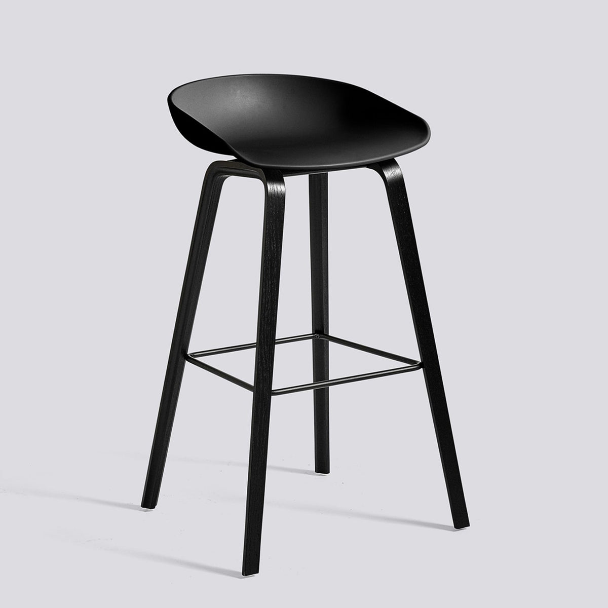 AAS 32 75 cm Barpall Black 2.0, Black – ekfaner med vattenbaserad lack, Black – pulverlackerat stål