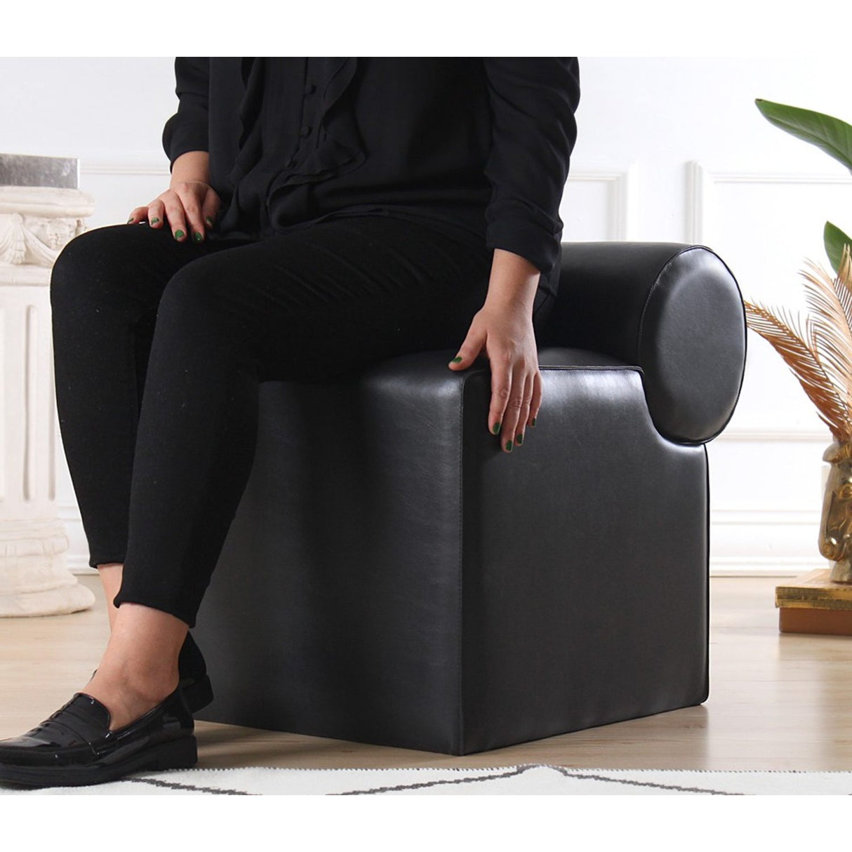 Rohin Läderpuff (53 x 49 x 53 cm) Svart Sittpuff