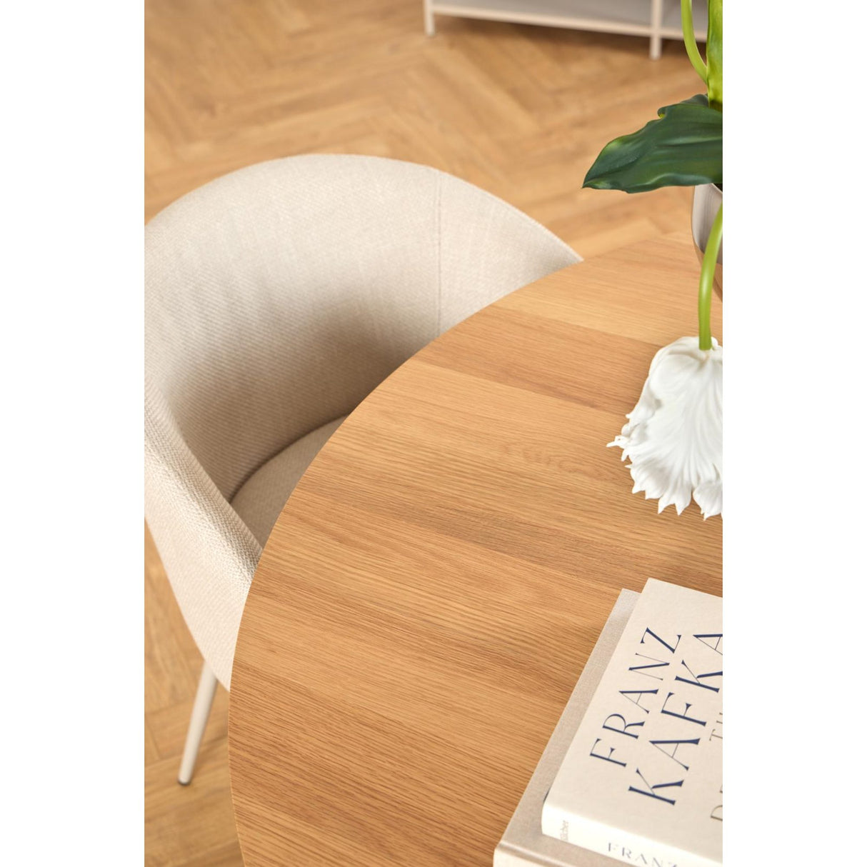 Chaumont Matstol med Armstöd Basel tyg Beige/Grå