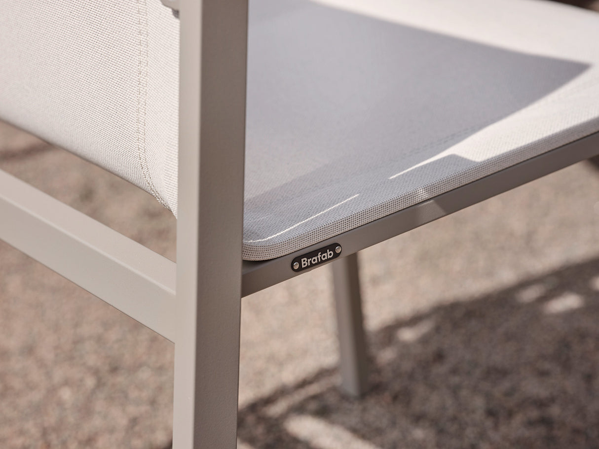Comfy Karmstol Light Grey/Off-White