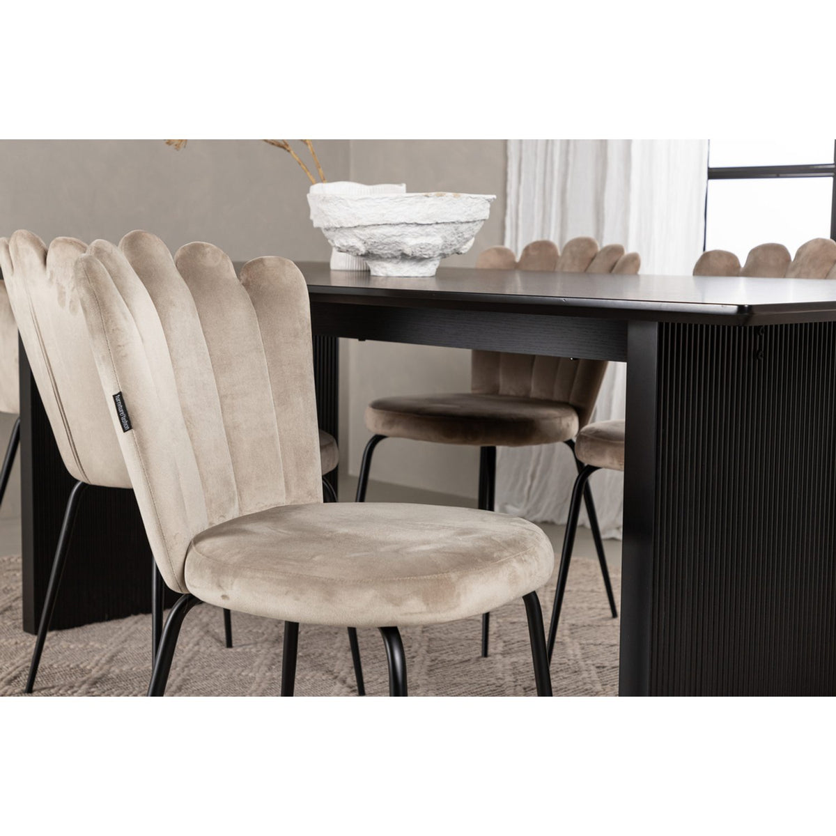 Vail, Limhamn Rektangulär matgrupp Beige, Svart, Svart, 200 x 100