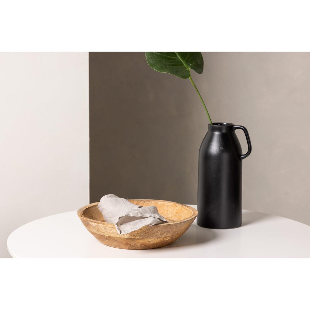 Danburi, Polar Rund matgrupp Svart, Vit, ⌀60