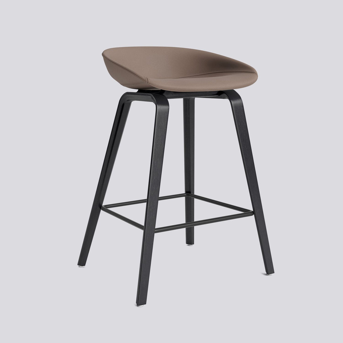 AAS 33 65 cm Barpall Sense Nougat, Black – ekfaner med vattenbaserad lack, Black – pulverlackerat stål