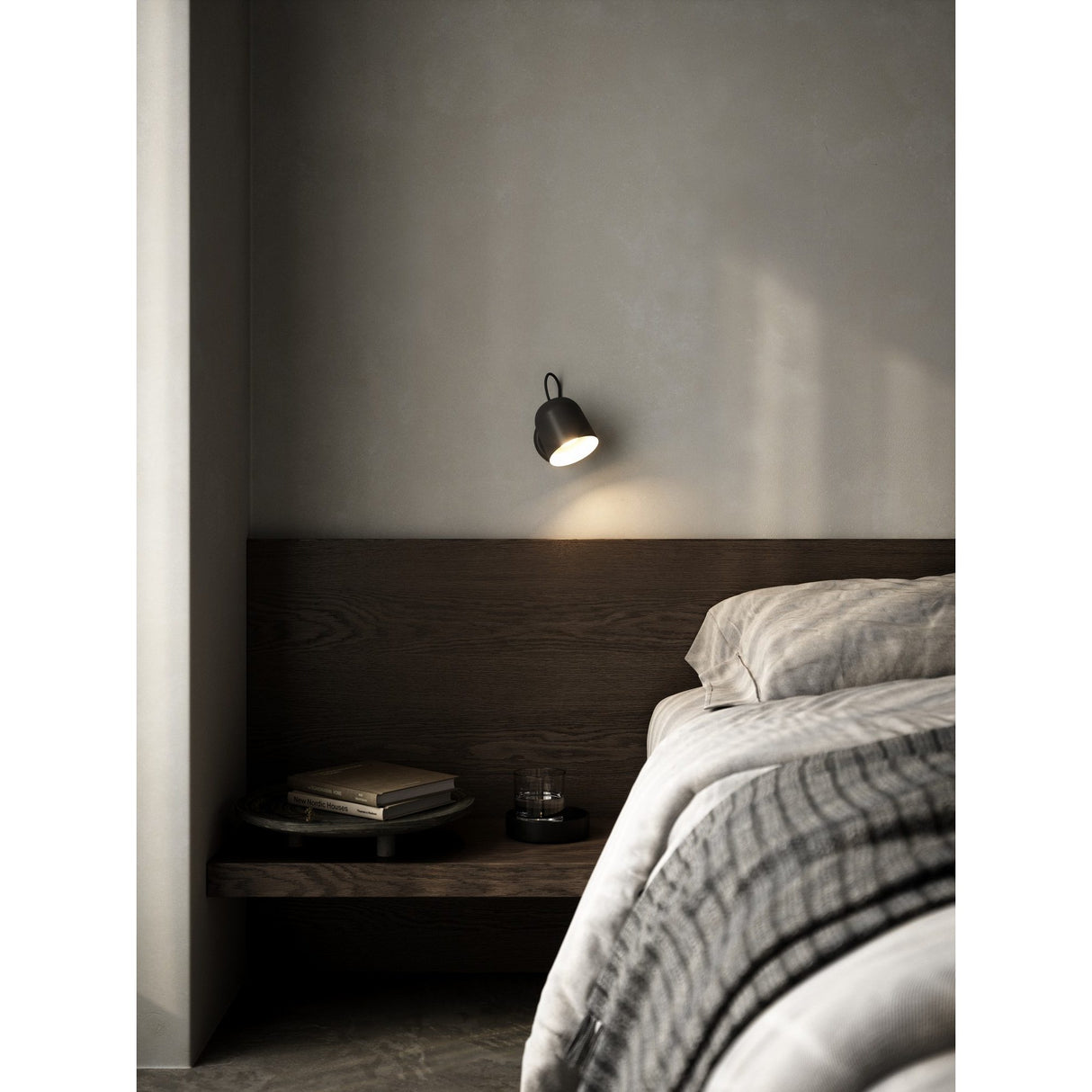 Angle Vägglampa Svart