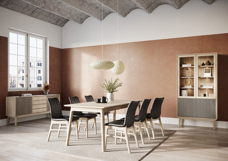 Broholm Vitrinskåp Lameller Vitoljad Ek