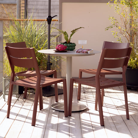 Delia Matstol Zin Red