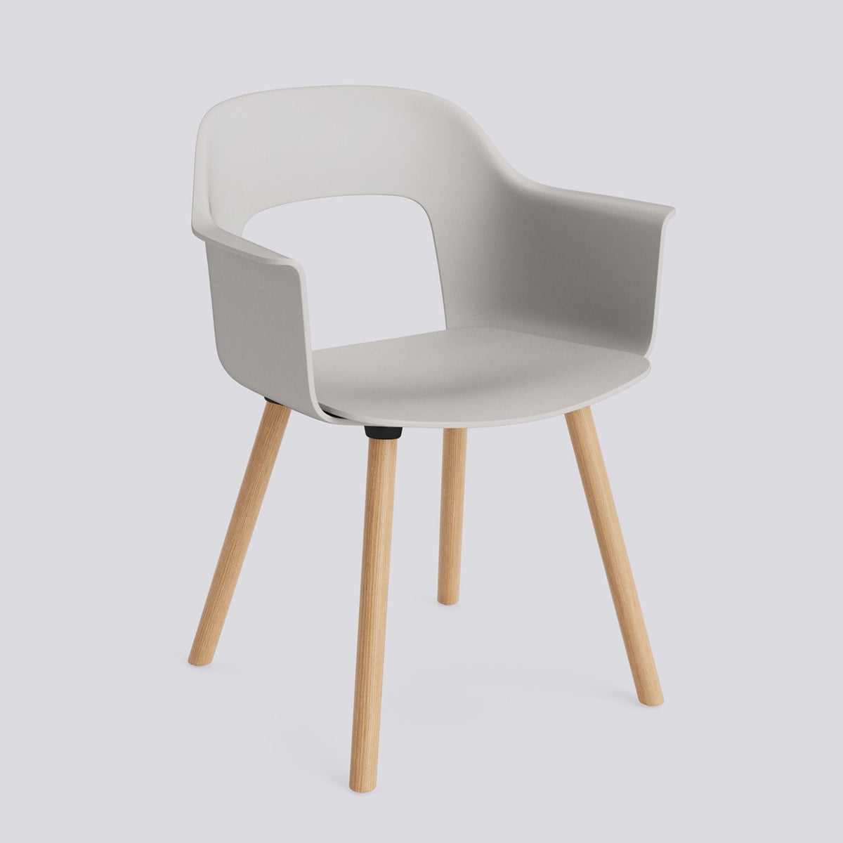 Layout 221 Karmstol Sky grey, massiv ek med vattenbaserad lack
