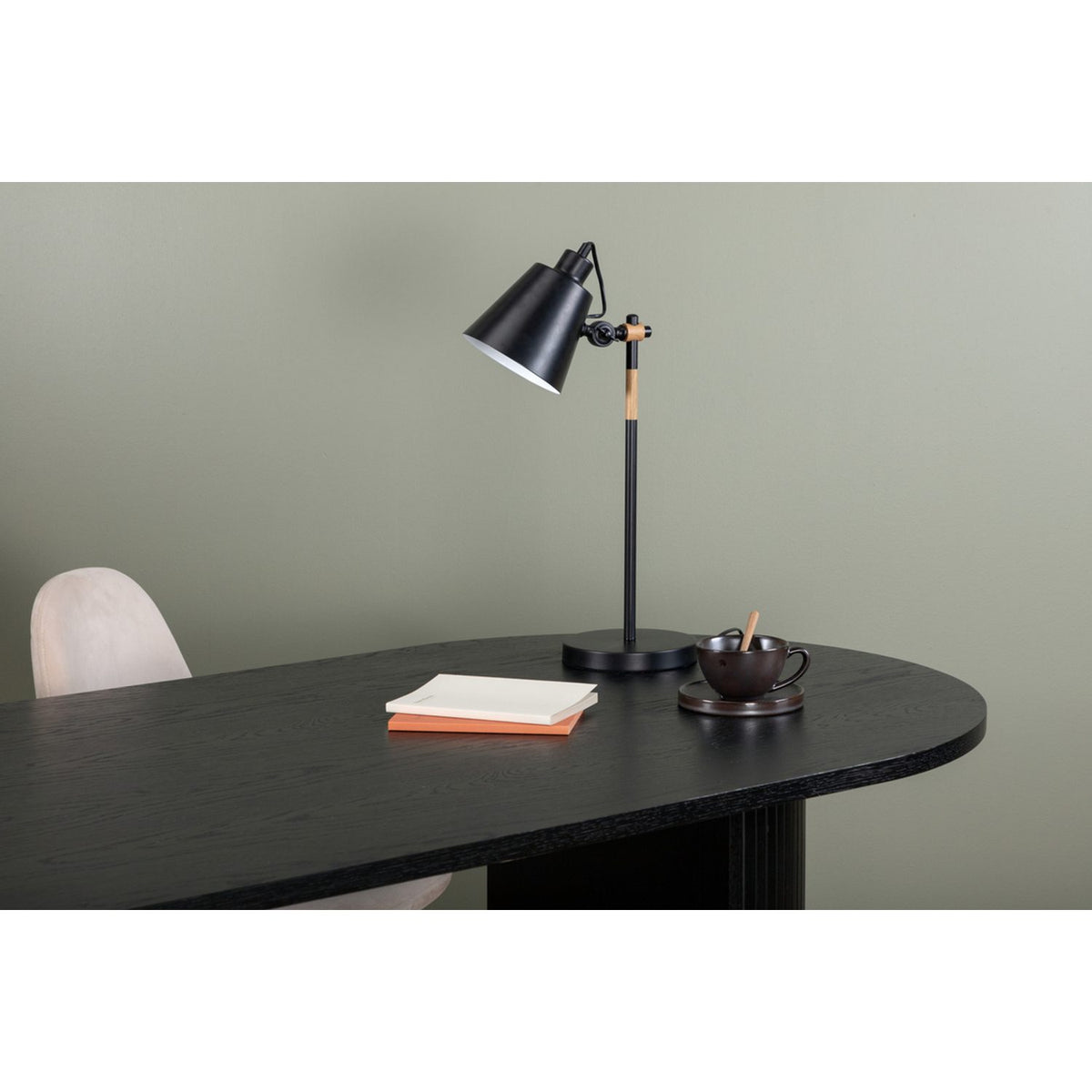 Skott Bordslampa Black, 58