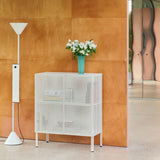 Perforated Cabinet mellan 89 × 40 × 106,5 cm Skåp Eggshell