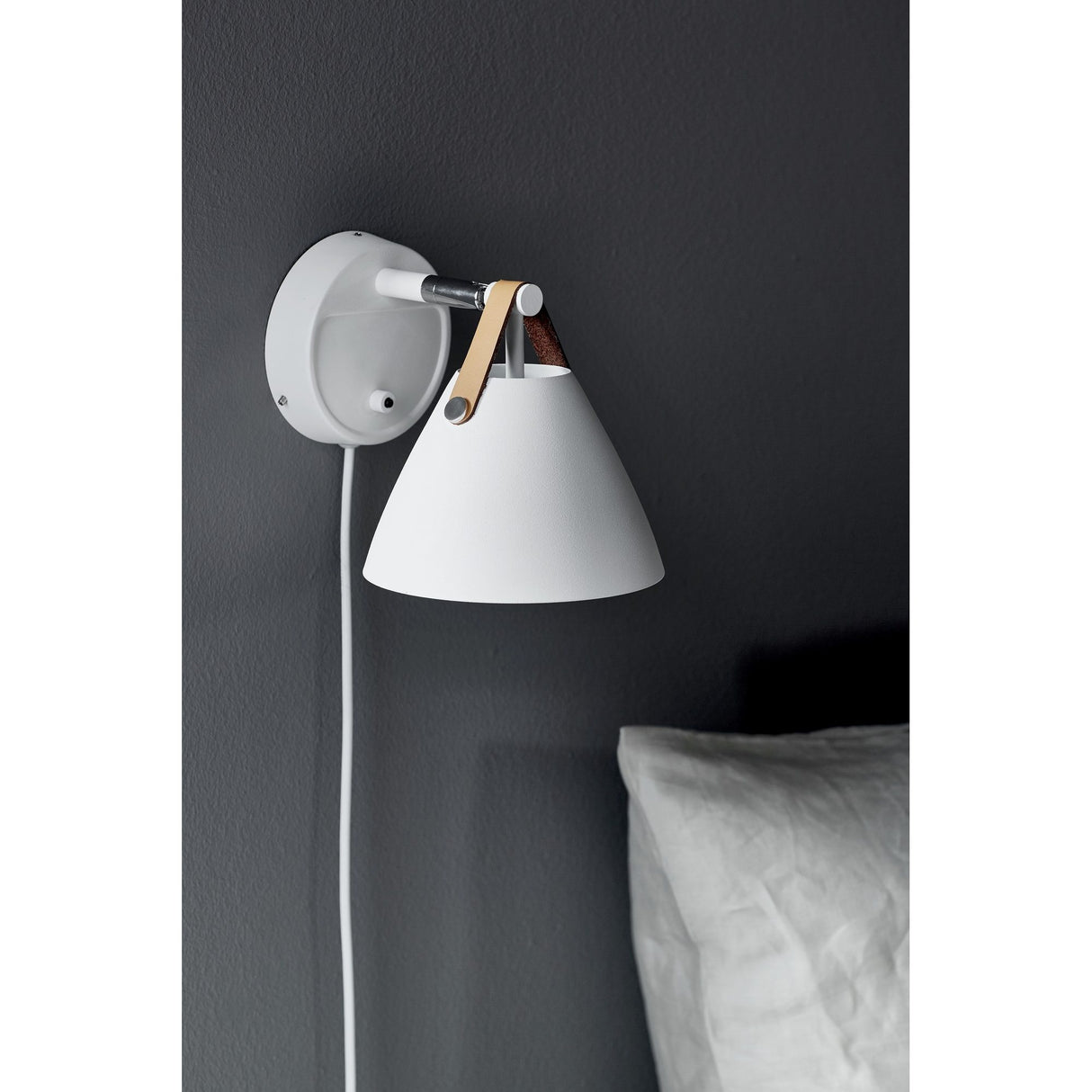 Strap Vägglampa Vit